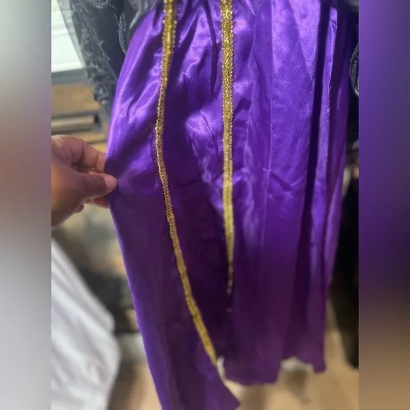 Girls Purple and Black Witch Costume – Halloween & Performance Dress (Size 140) - Picture 8 of 10